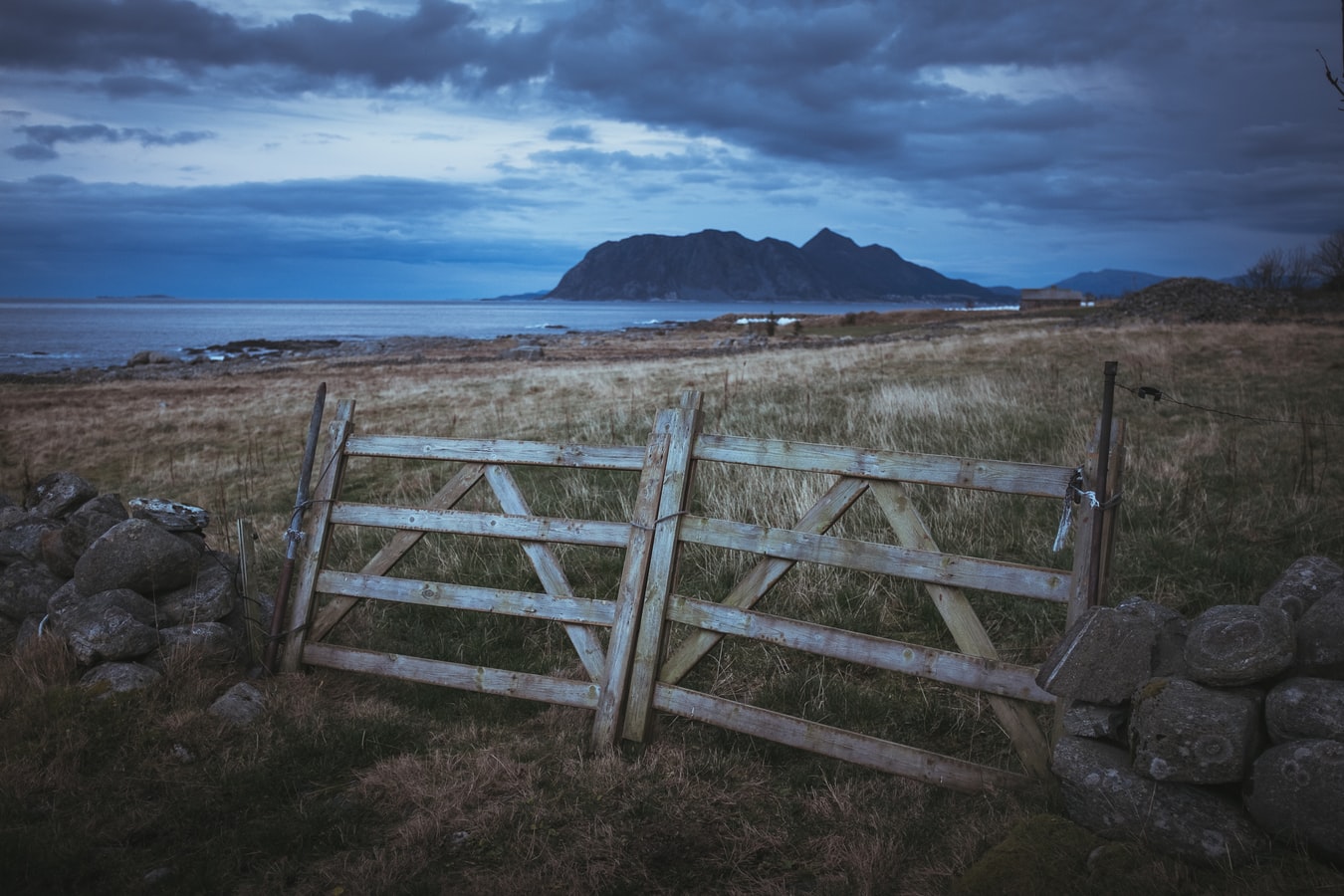 Ways to Overcome Long-Distance Relationship  Obstacles